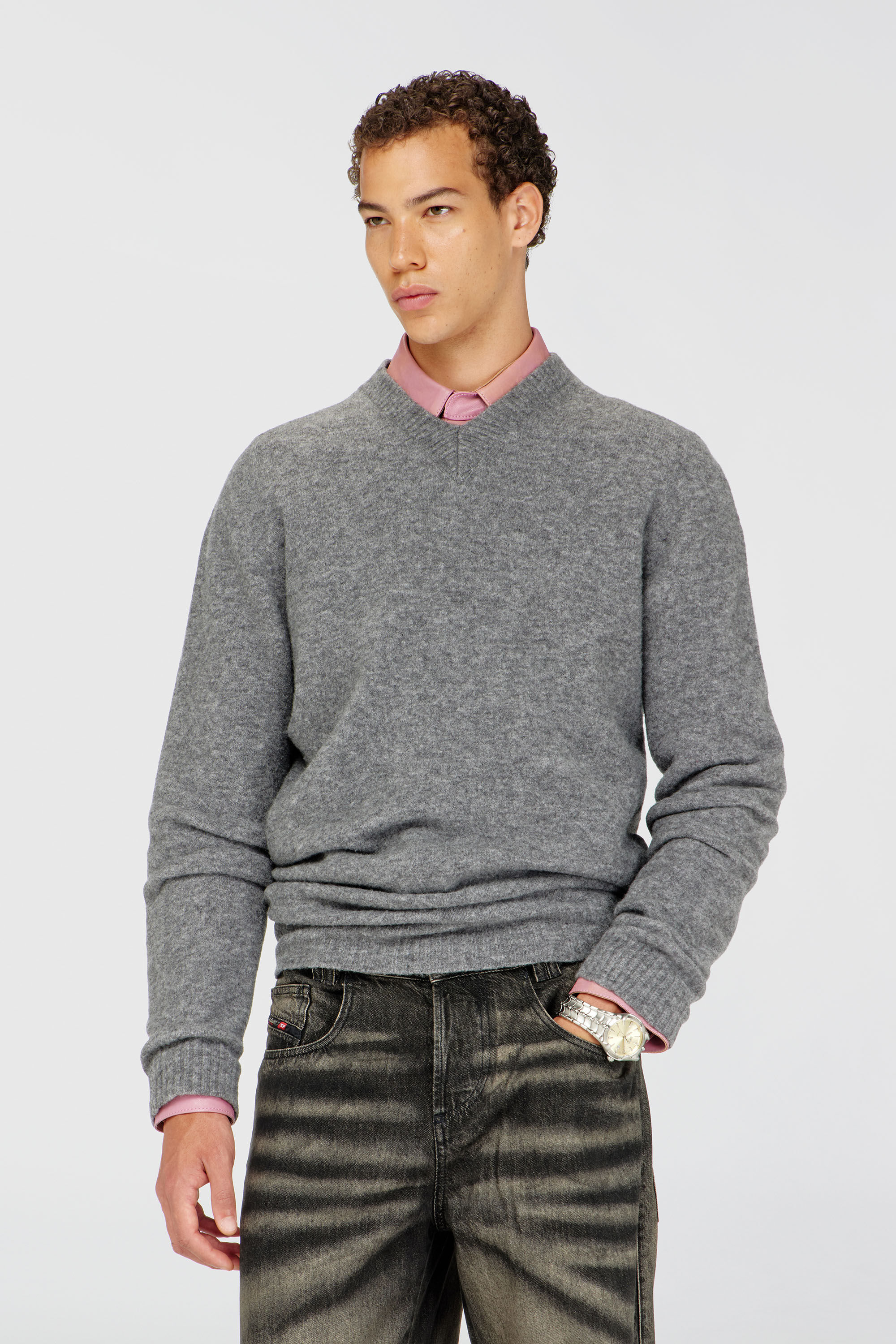 Diesel - K-ANDIE, Man's V-neck jumper in wrinkled boiled knit in Grey - 3