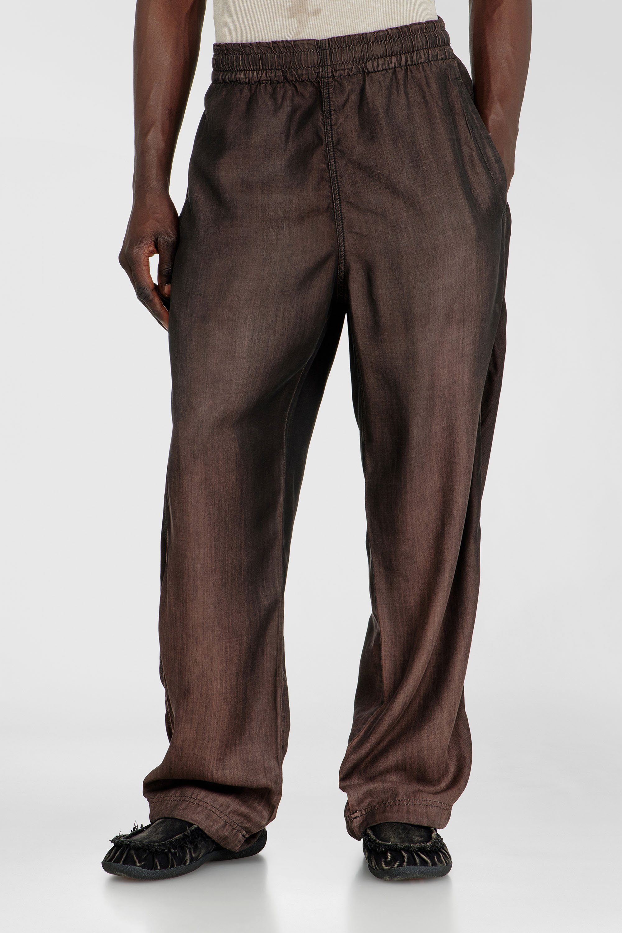 Diesel - Unisex's Relaxed Jeans D-Roder 068YF, Dark Brown - 1