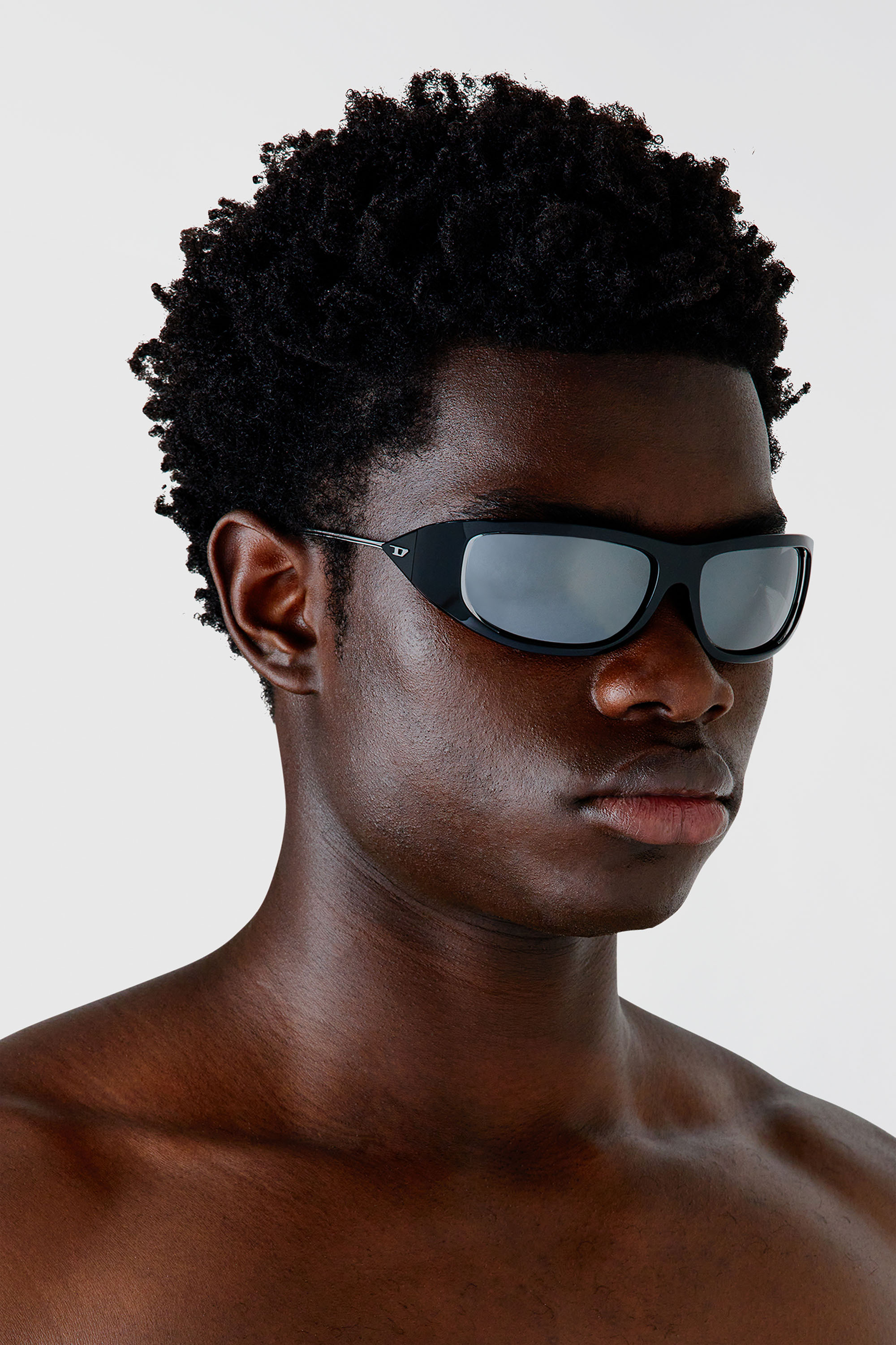 Diesel - 0DL3001 SIZE 61, Unisex's Wraparound style sunglasses in Black/Flash mirror - 4